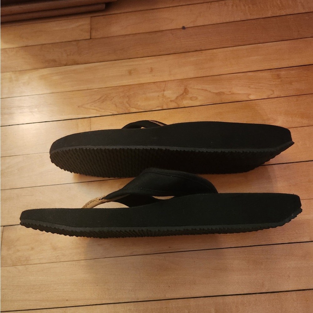 Mens Polo Black and Tan Flip Flops - Picture 2 of 4